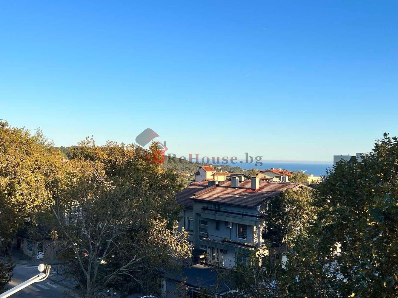 Просторен апартамент в кв. Виница - 0